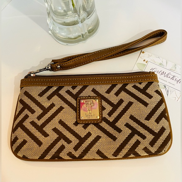 TIGNANELLO Wristlet Signature Canvas Top Zip Khaki Saddle - Picture 9 of 11